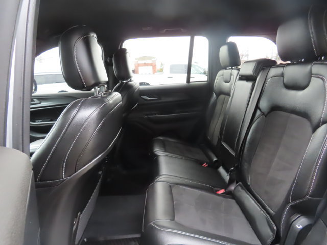 Used 2023 Jeep Grand Cherokee Altitude AWD/4WD image 21