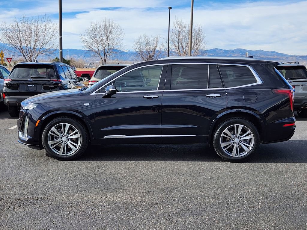 Used 2022 Cadillac XT6 Premium Luxury w/ Technology Package image 2