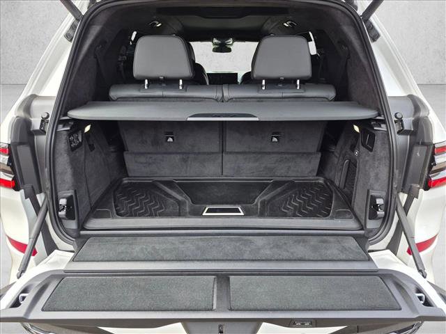 Used 2025 BMW X7 xDrive40i w/ M Sport Package AWD/4WD image 7