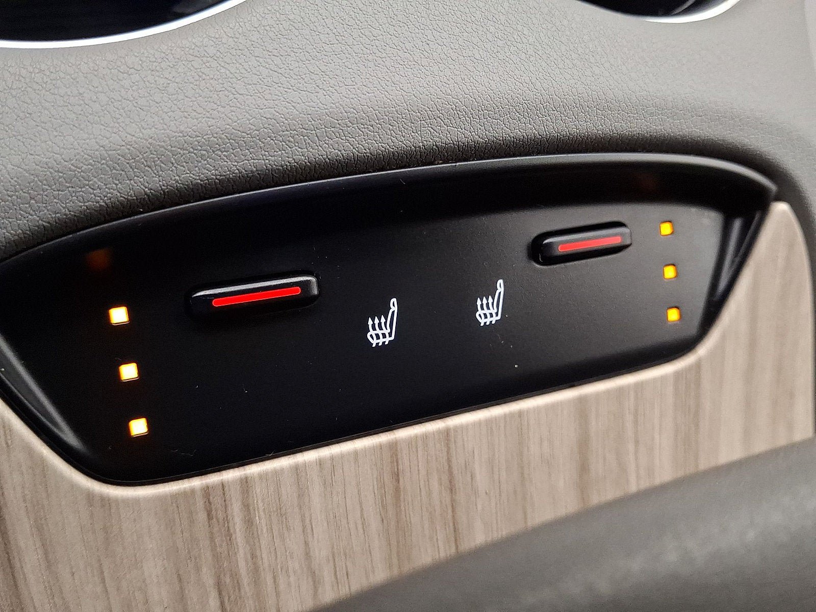 Certified 2023 Toyota Venza XLE AWD/4WD image 11
