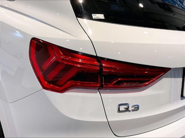 Used 2020 Audi Q3 2.0T Prestige AWD/4WD image 31