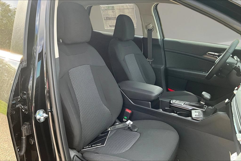 New 2026 Kia Sportage LX AWD/4WD image 11