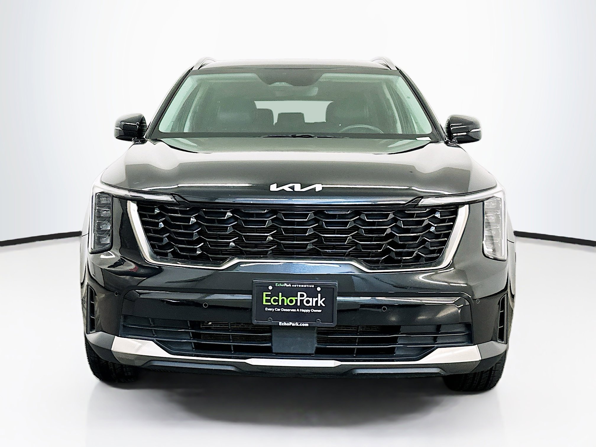 Used 2024 Kia Sorento S image 2