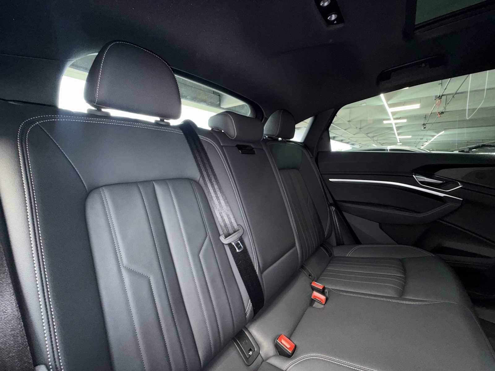 Used 2024 Audi Q8 e-tron Premium AWD/4WD image 26