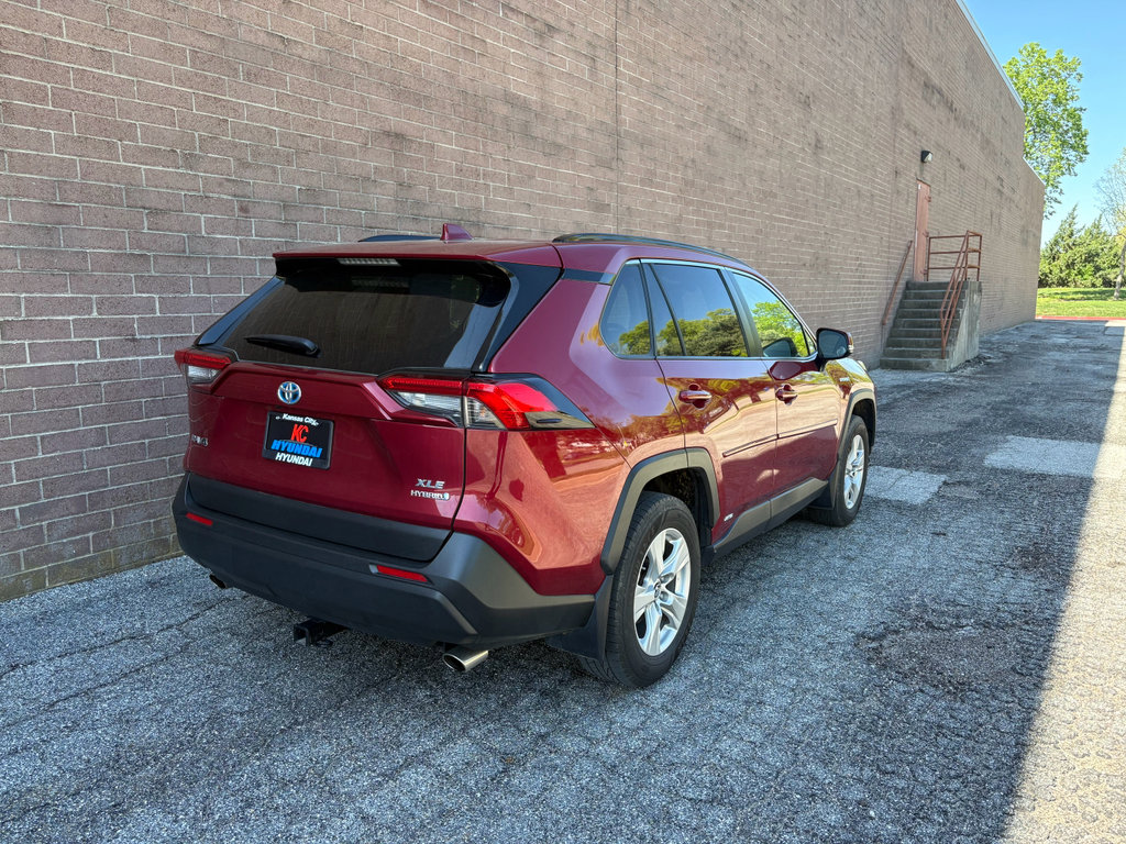 Used 2019 Toyota RAV4 XLE w/ Convenience Package image 5