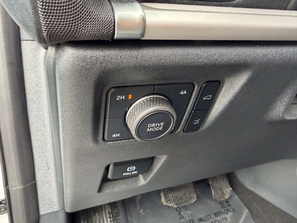 Certified 2025 Ford Expedition Active AWD/4WD image 11