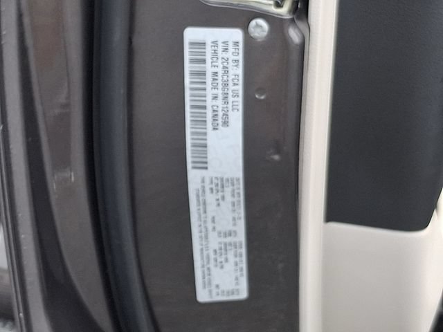 Used 2022 Chrysler Pacifica Touring-L AWD/4WD image 27