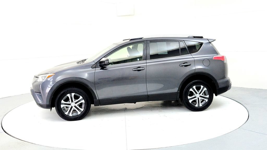 Used 2016 Toyota RAV4 LE AWD/4WD image 3