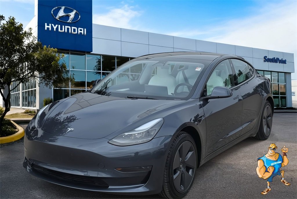 Used 2023 Tesla Model 3 Standard Range image 1