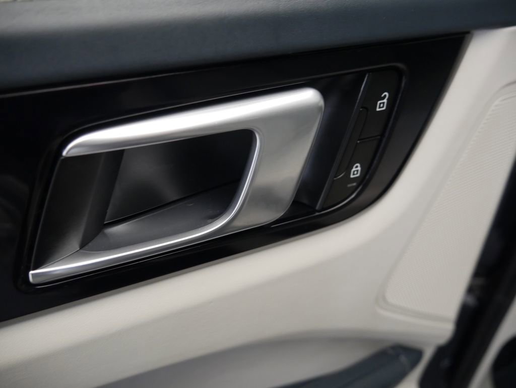 Certified 2023 Porsche Cayenne GTS AWD/4WD image 22