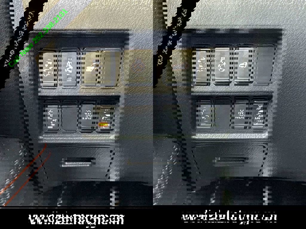 Used 2019 Nissan Pathfinder SL image 28