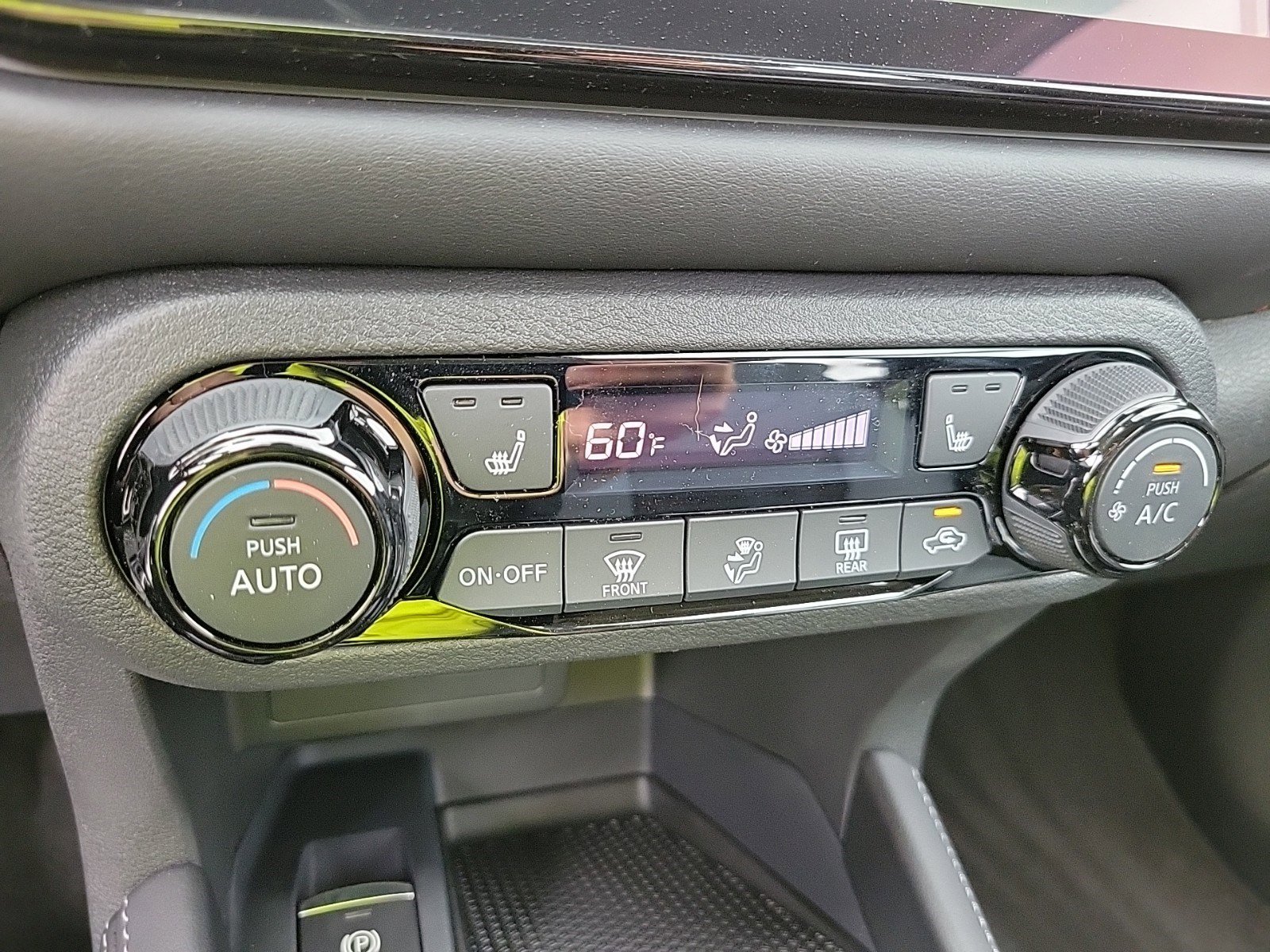 New 2024 Nissan Kicks SR w/ SR Premium Package image 23