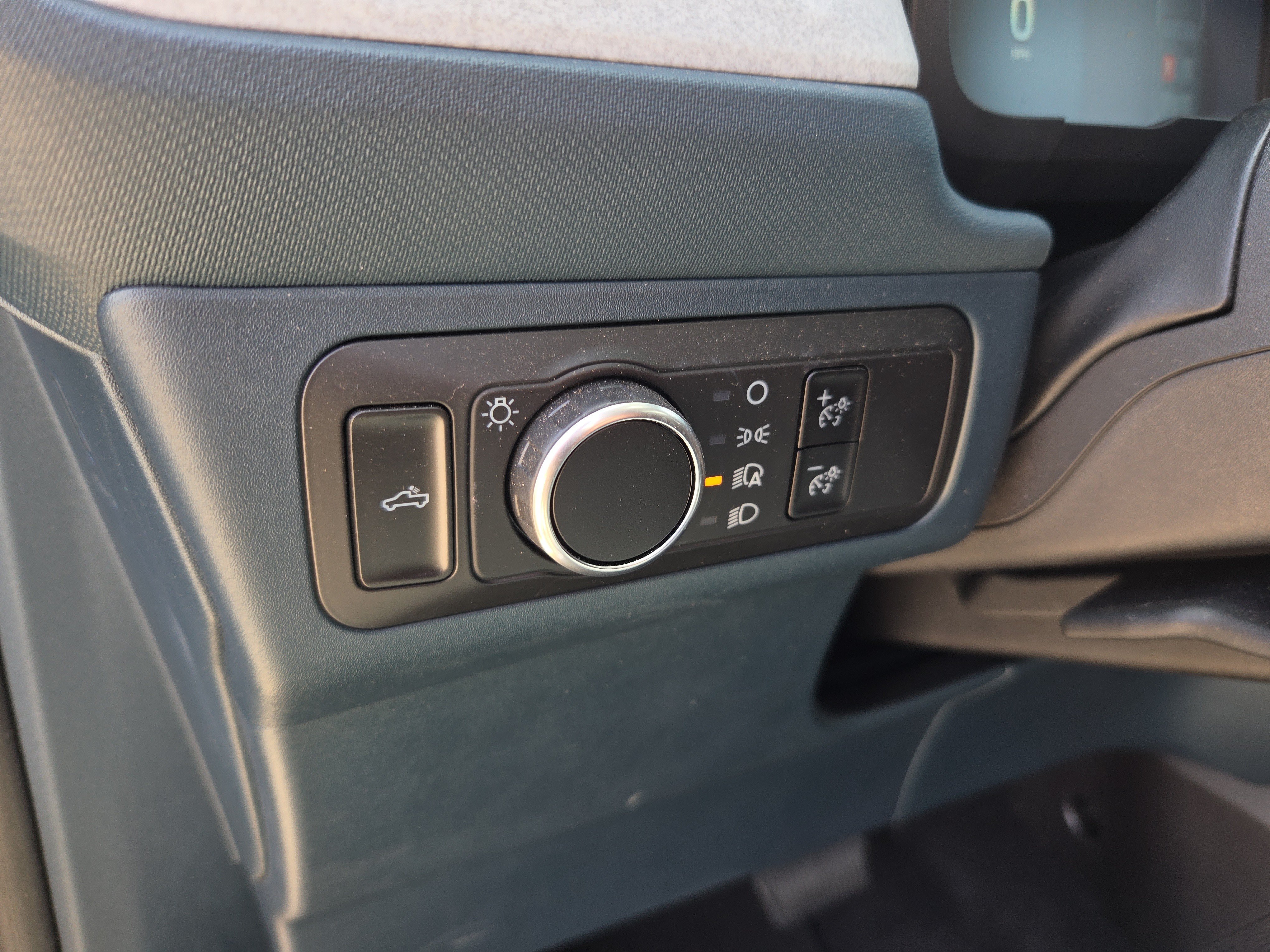 Used 2025 Ford Maverick XLT w/ Equipment Group 302A AWD/4WD image 17