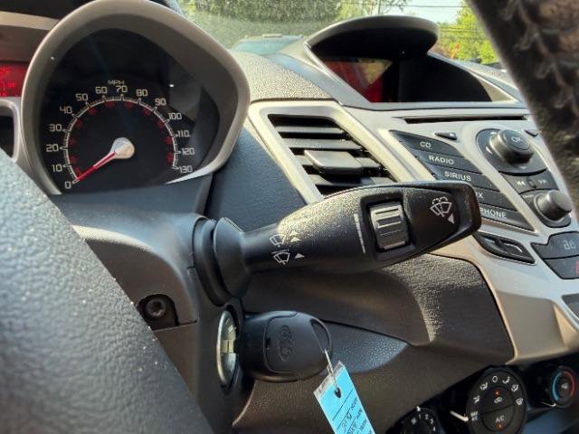 Used 2013 Ford Fiesta SE FWD image 23