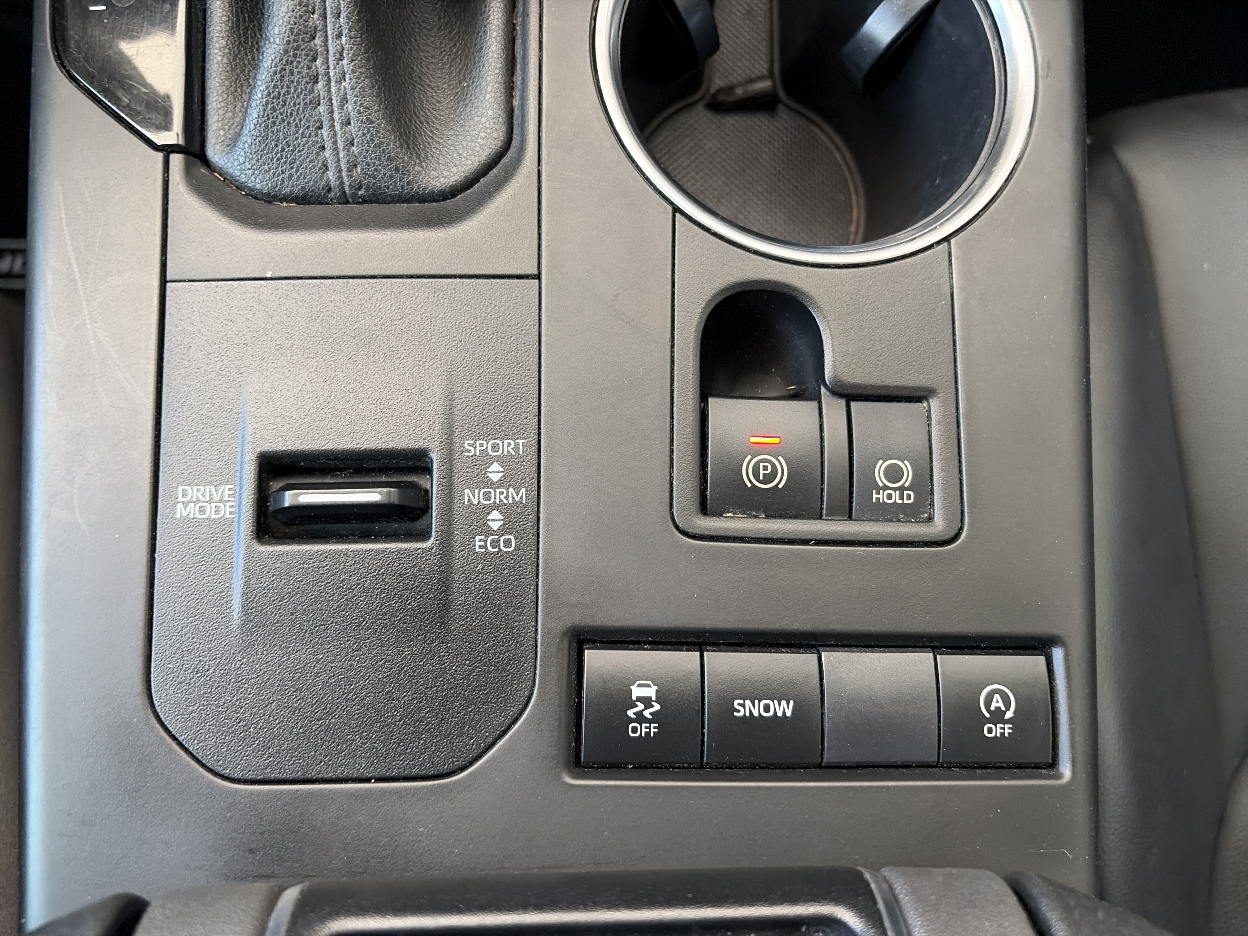 Used 2022 Toyota Highlander XLE FWD image 26