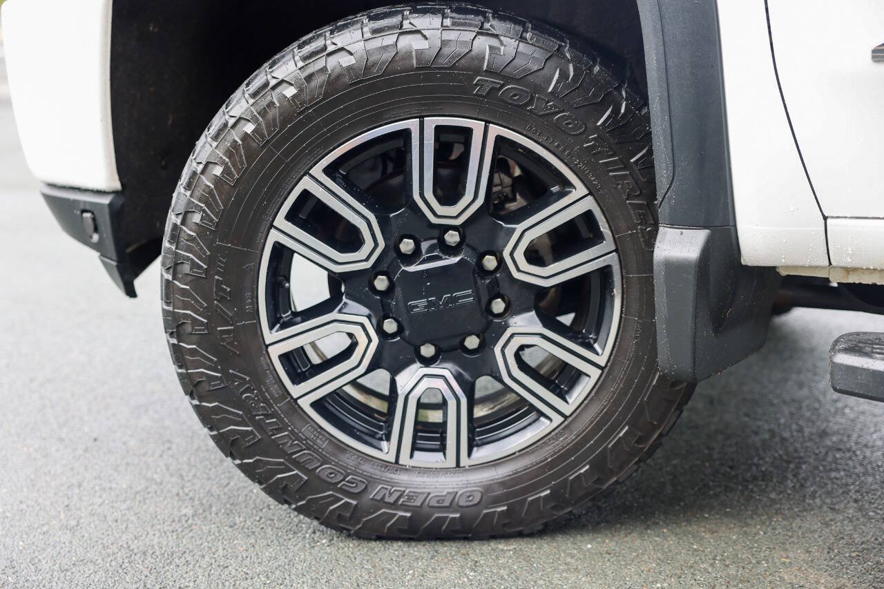 Used 2020 GMC Sierra 2500 AT4 w/ AT4 Premium Package AWD/4WD image 32