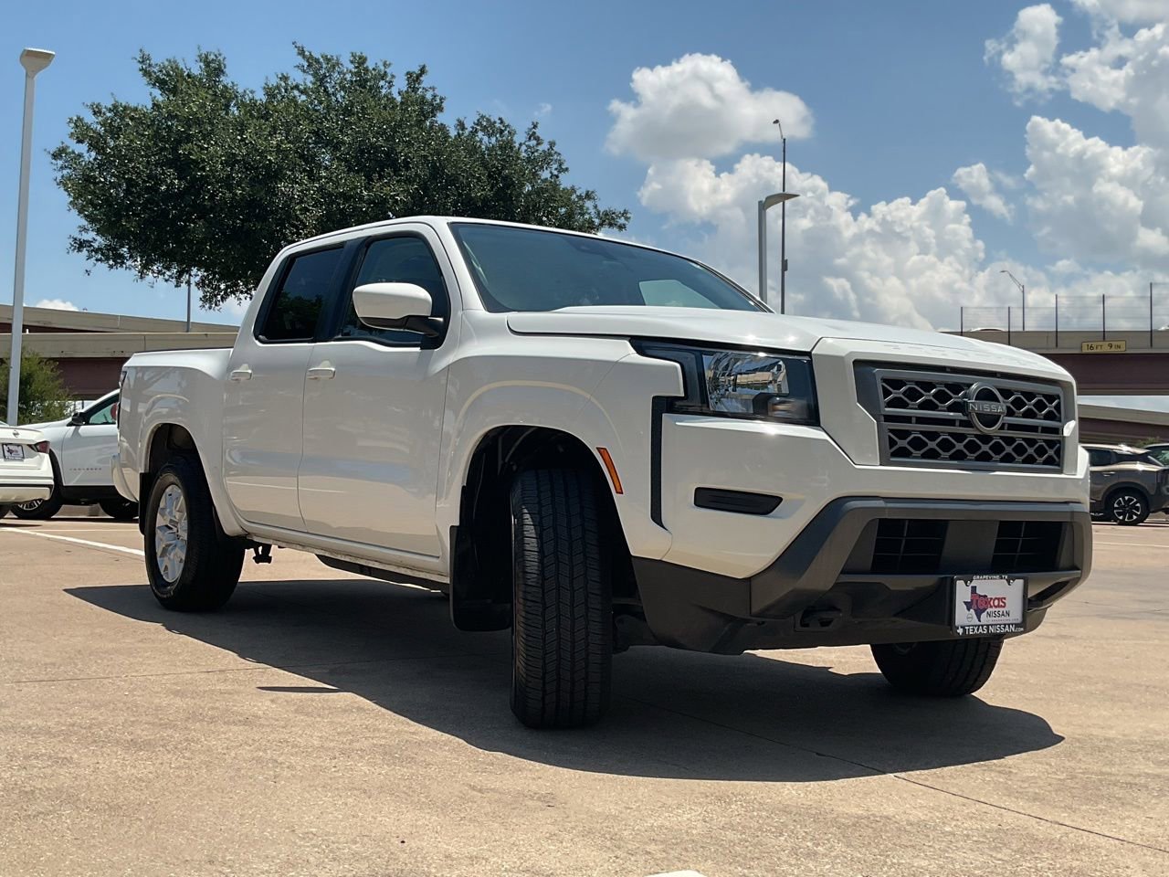 Used 2022 Nissan Frontier SV w/ Technology Package AWD/4WD image 3
