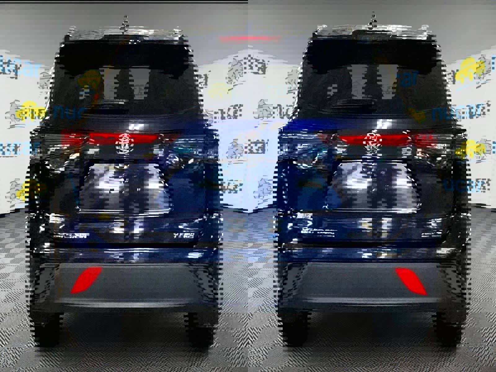 Used 2024 Toyota Highlander XLE image 5