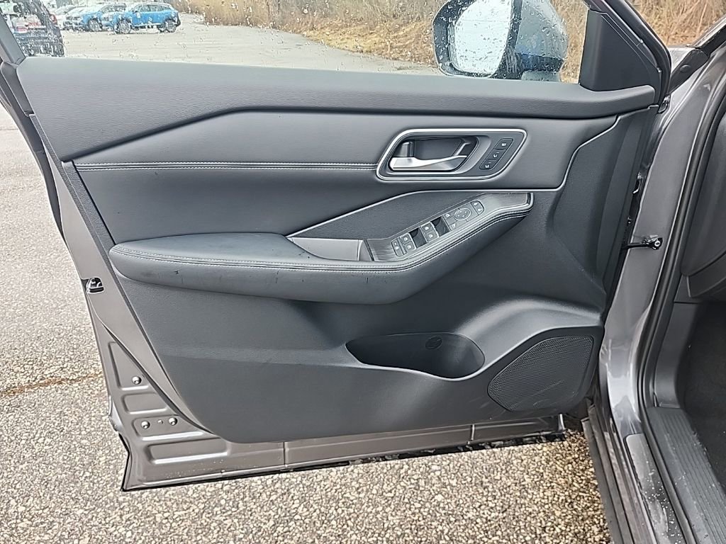 New 2026 Nissan Rogue Platinum w/ Platinum Premium Package image 6