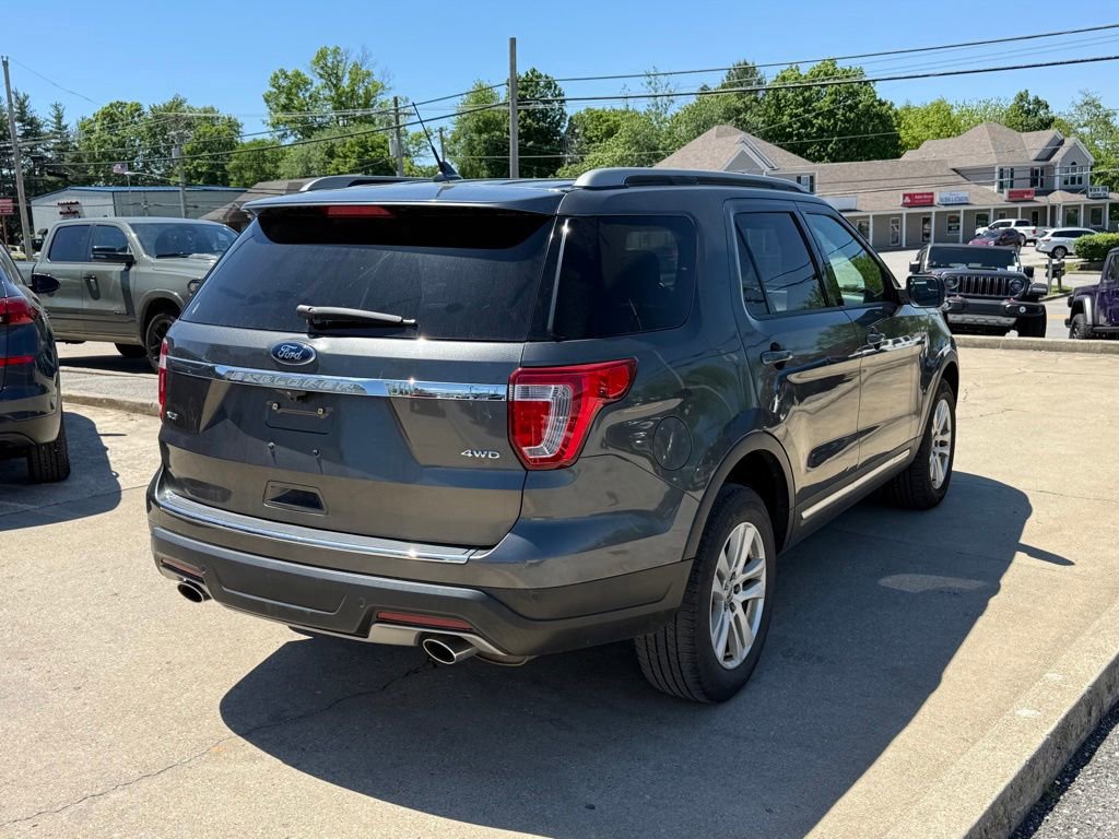 Used 2018 Ford Explorer XLT w/ Equipment Group 202A AWD/4WD image 6