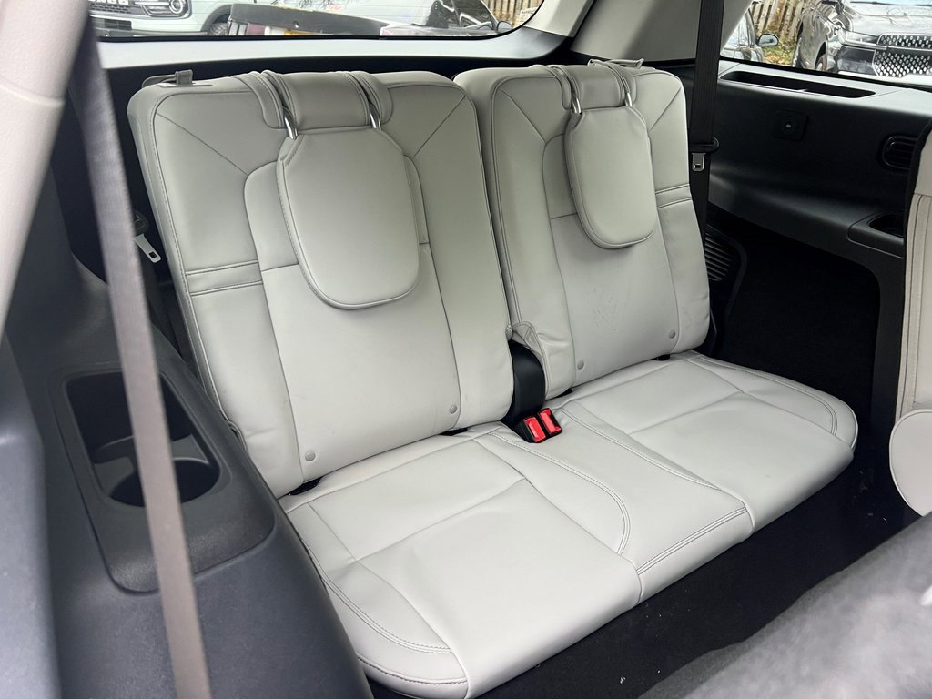 New 2026 Lincoln Aviator AWD image 12