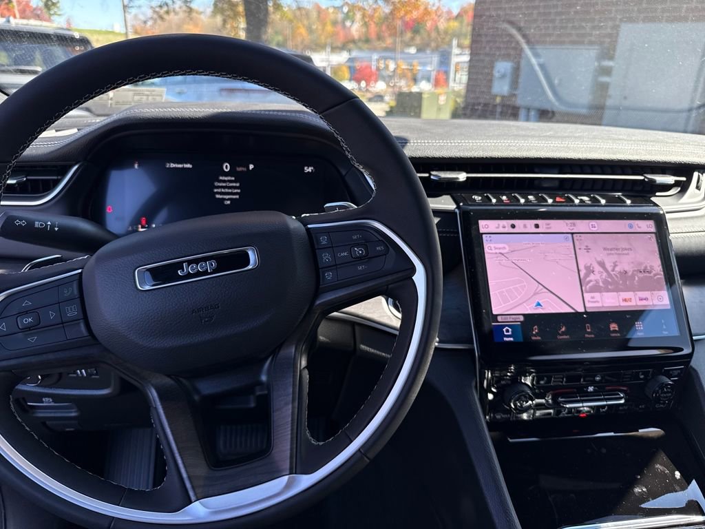 New 2025 Jeep Grand Cherokee Laredo X w/ Luxury Tech Group I image 13