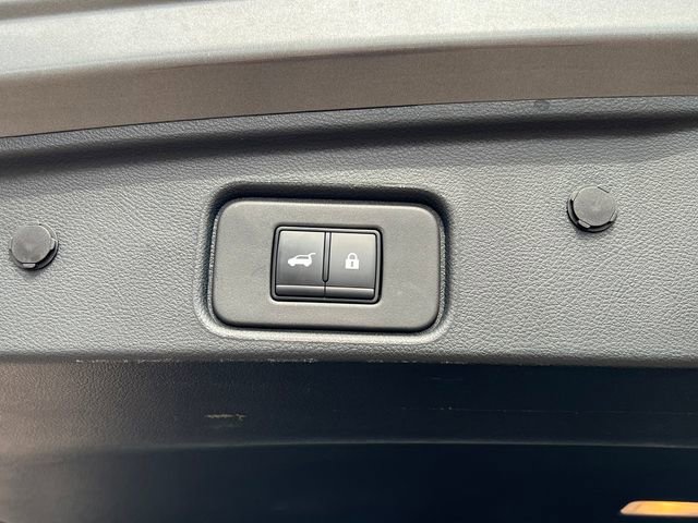 Used 2025 Nissan Pathfinder SL image 40