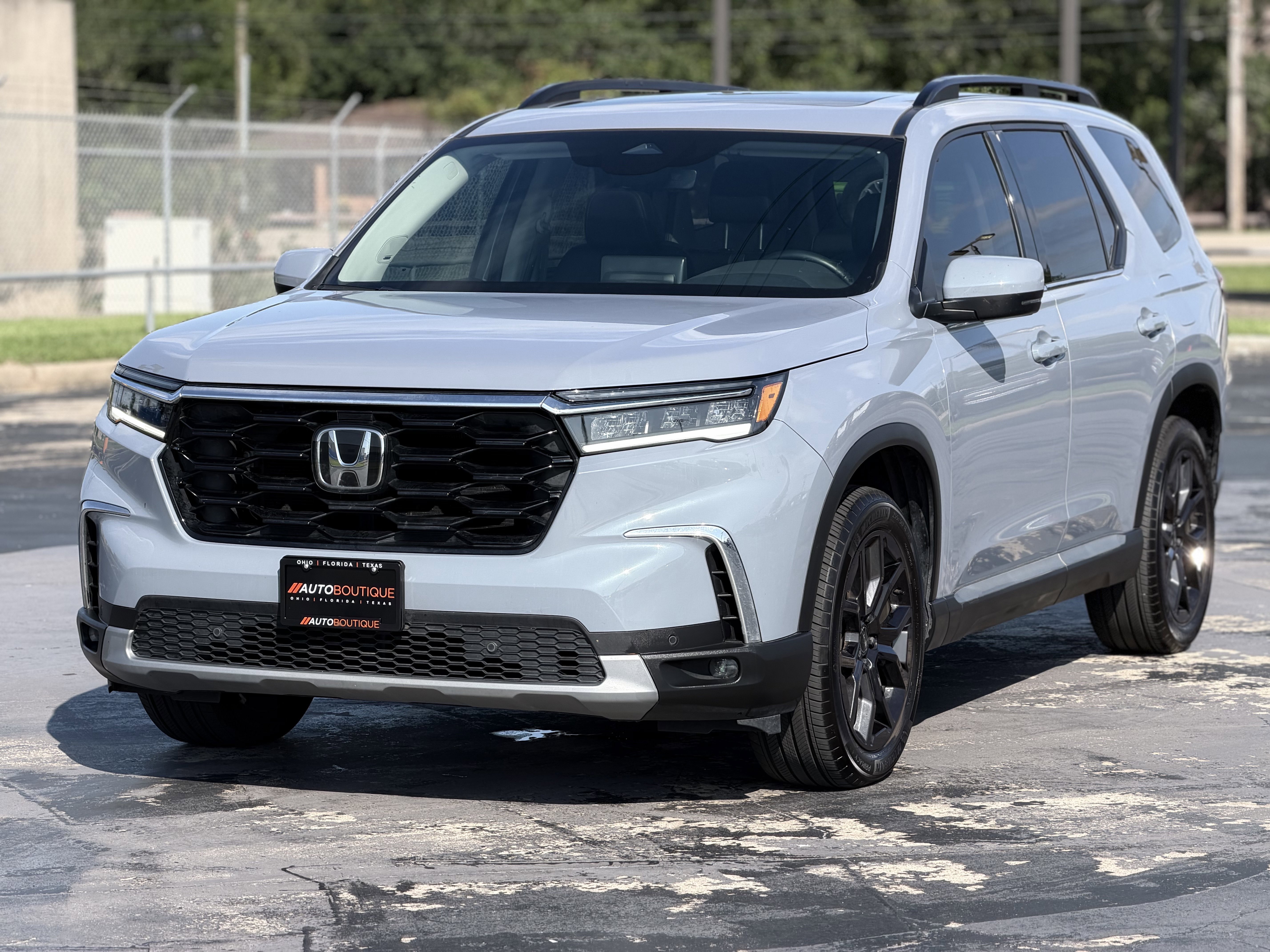 Used 2025 Honda Pilot Touring image 5