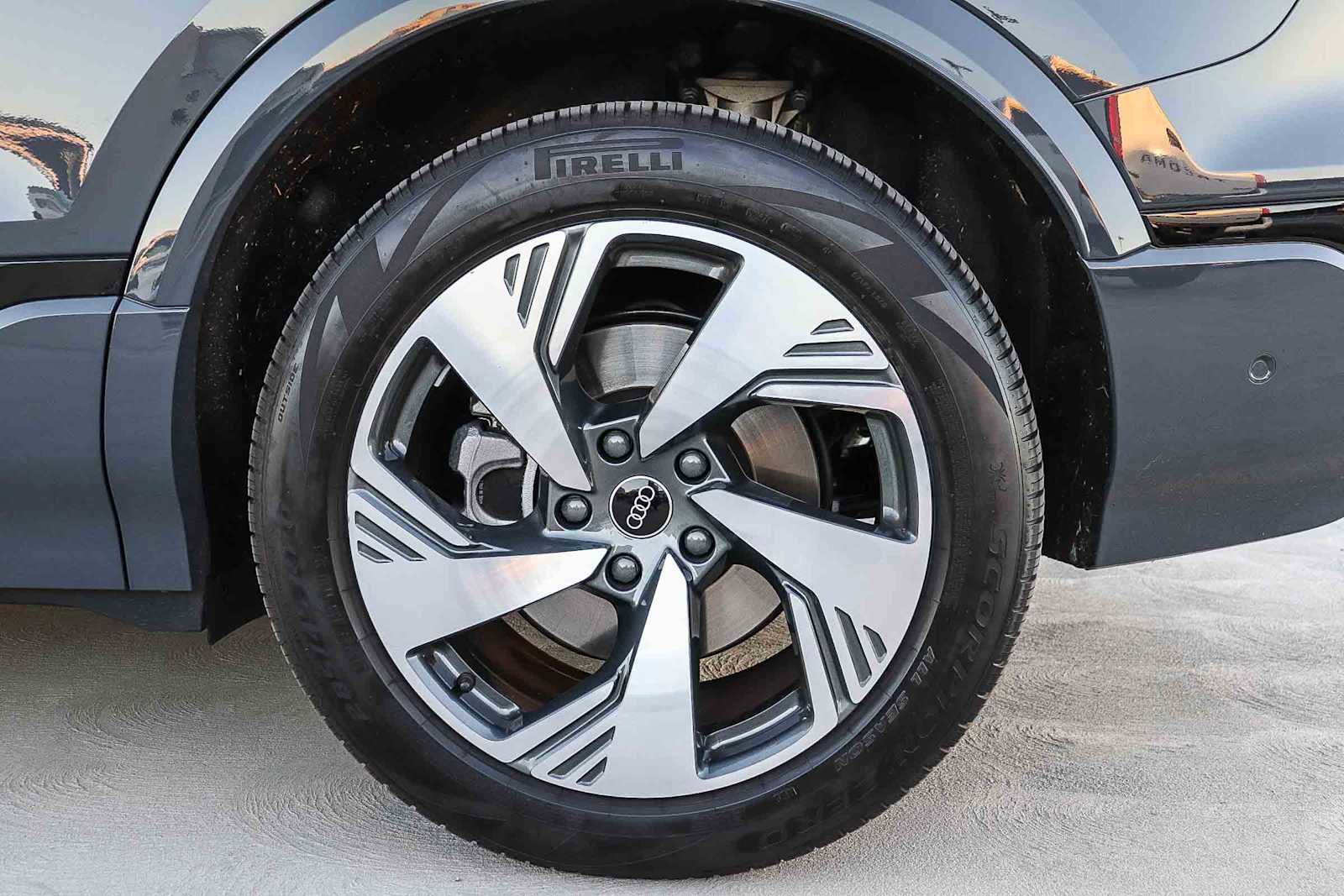 Used 2025 Audi Q6 e-tron Premium Plus w/ Premium Plus image 13