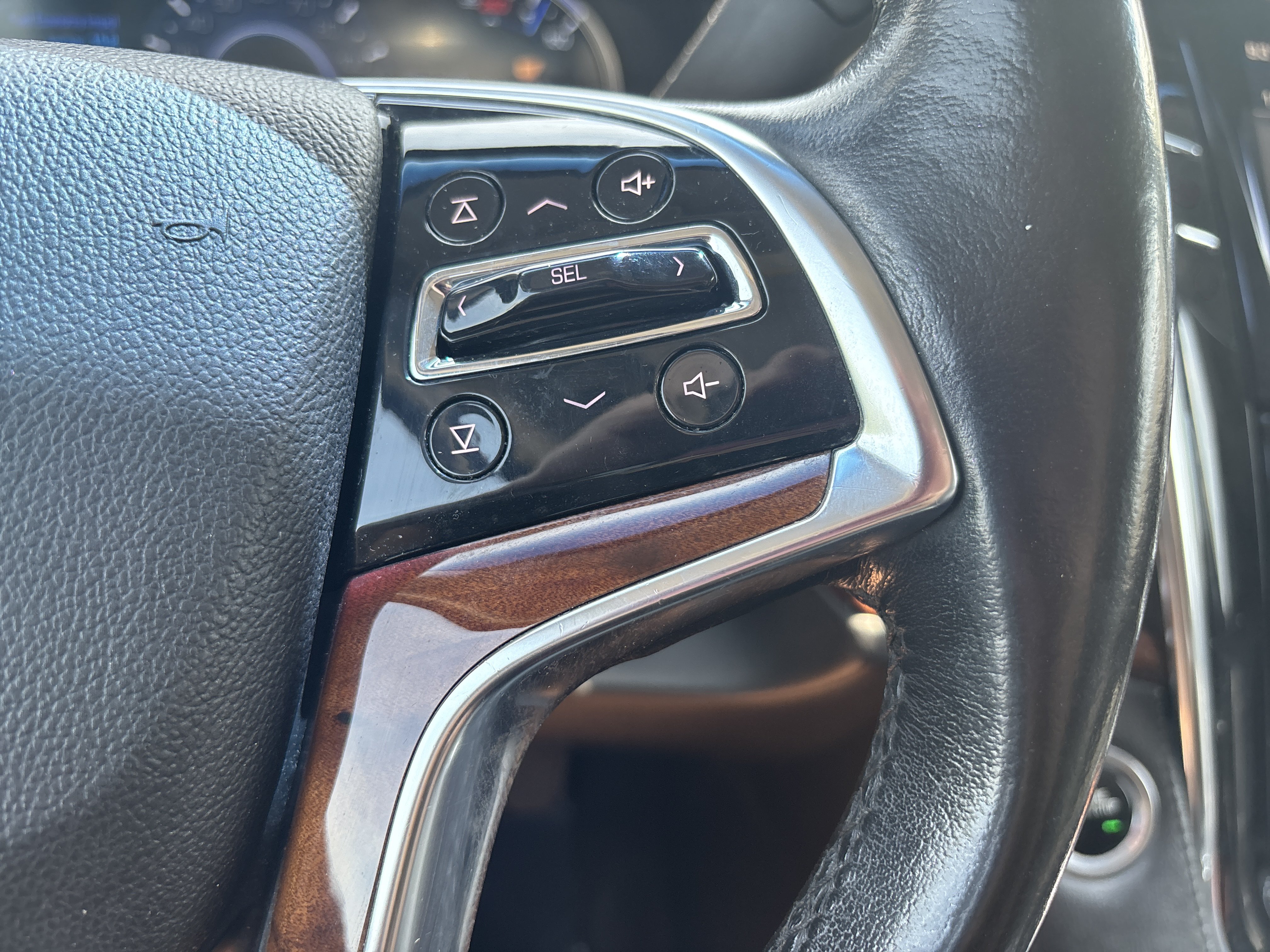 Used 2016 Cadillac Escalade ESV Luxury AWD/4WD image 27