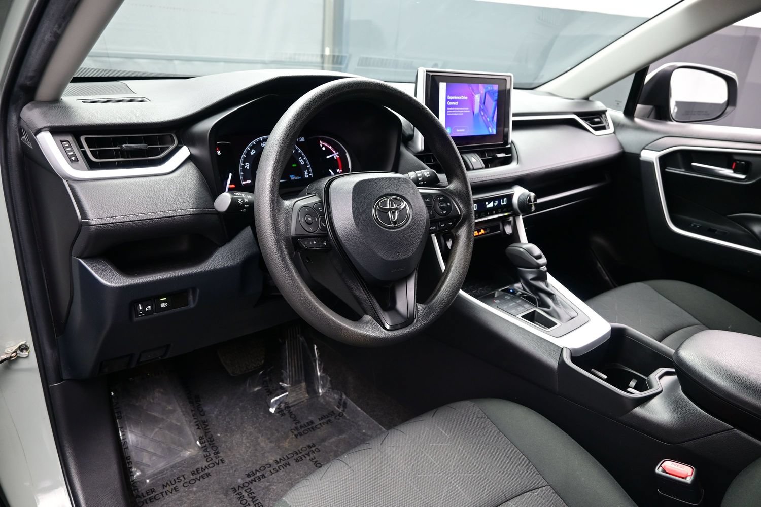 Used 2023 Toyota RAV4 XLE AWD/4WD image 13