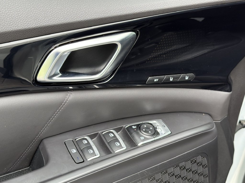 Used 2025 Kia Carnival SX Prestige FWD image 24