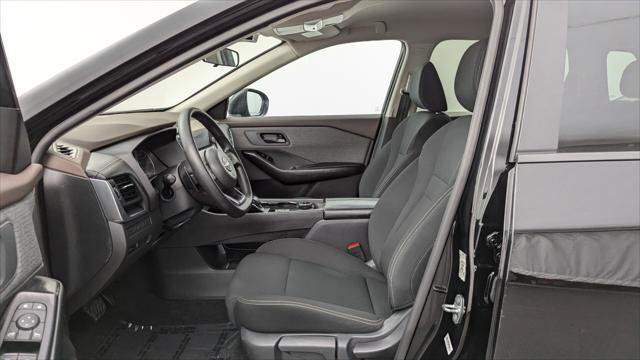 Used 2023 Nissan Rogue S image 13