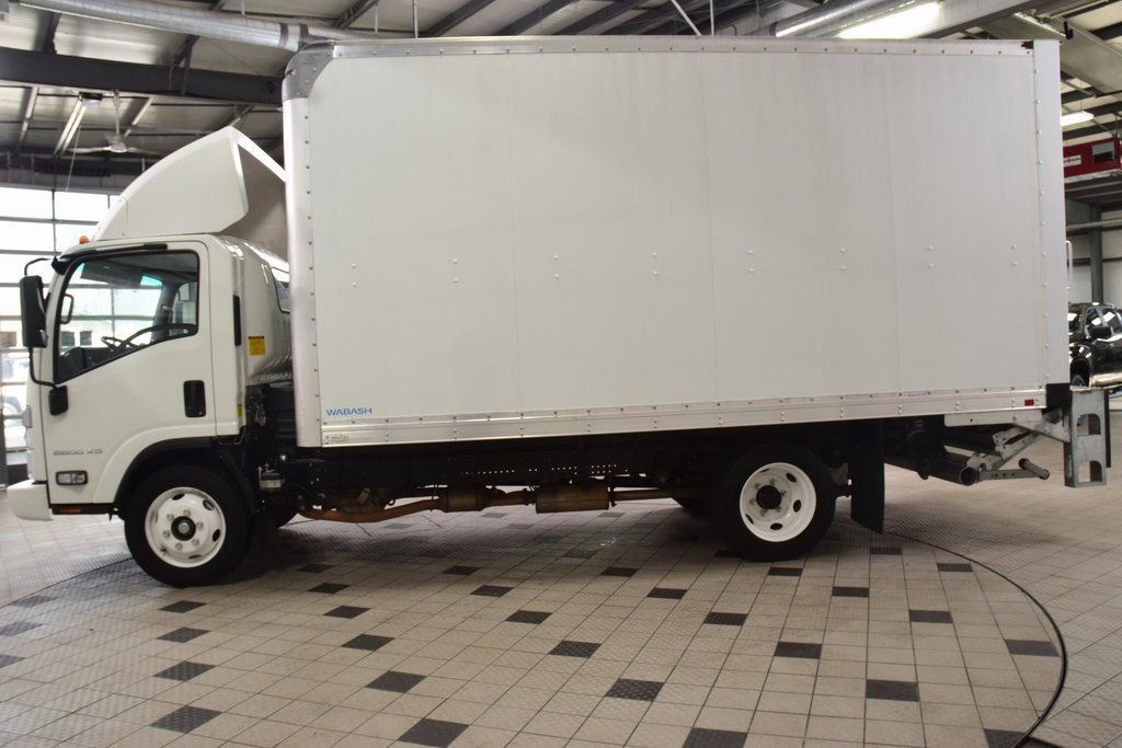 Used 2024 Chevrolet Low Cab Forward 5500XG RWD image 3