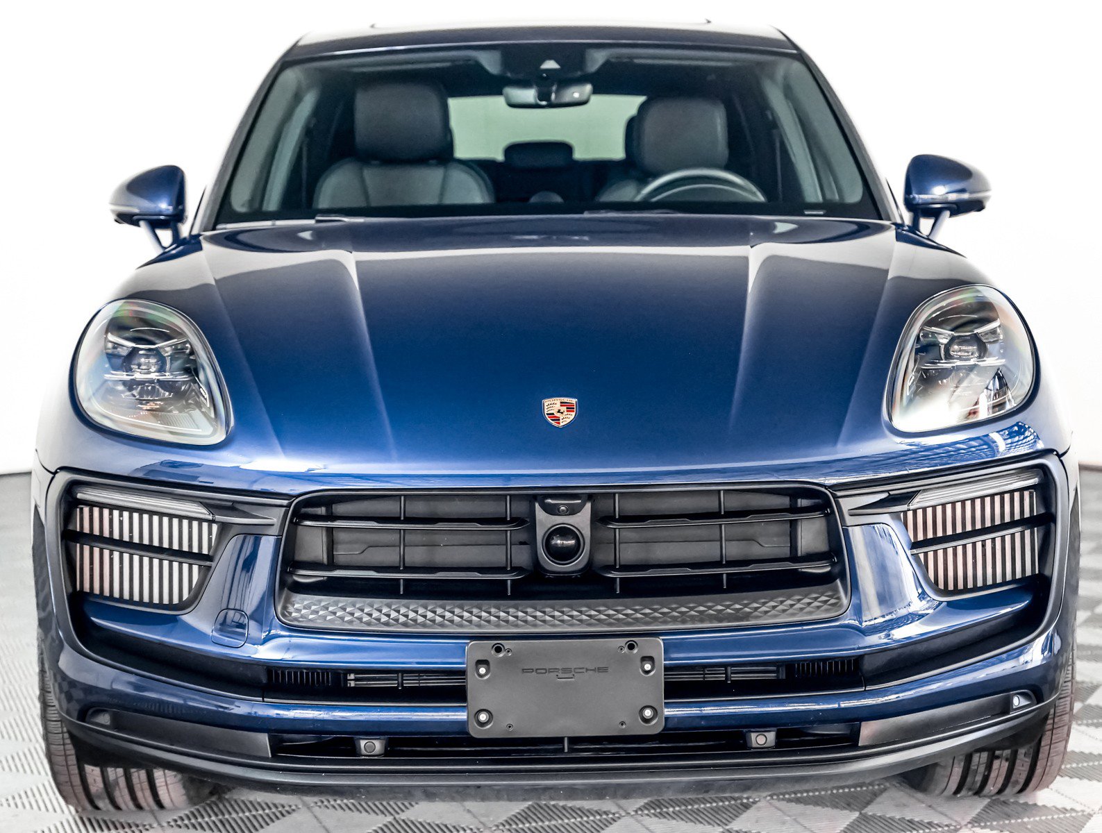 Certified 2024 Porsche Macan S image 7