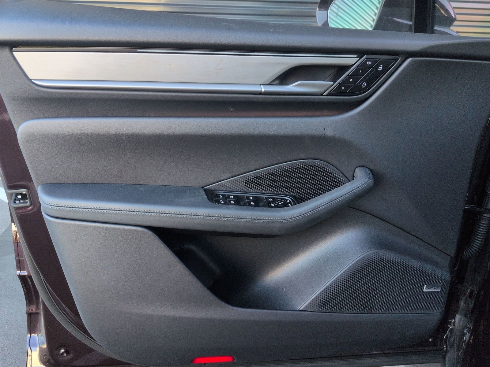 Certified 2025 Porsche Macan 4 Electric image 14