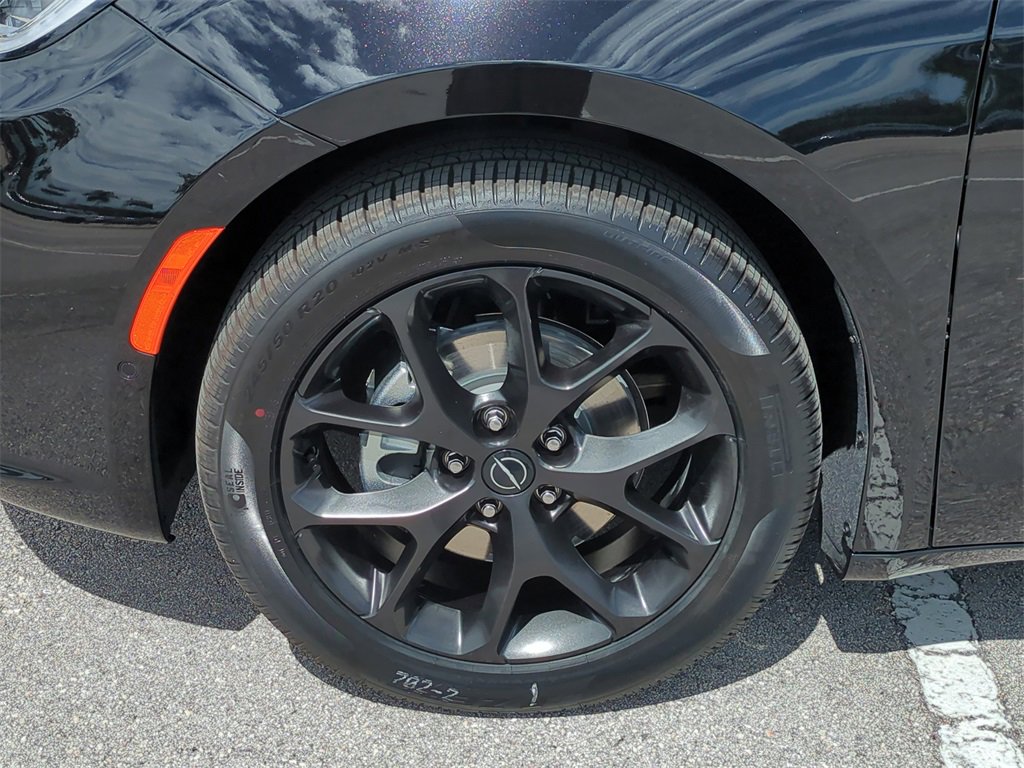 New 2026 Chrysler Pacifica Select w/ S Appearance Package image 11