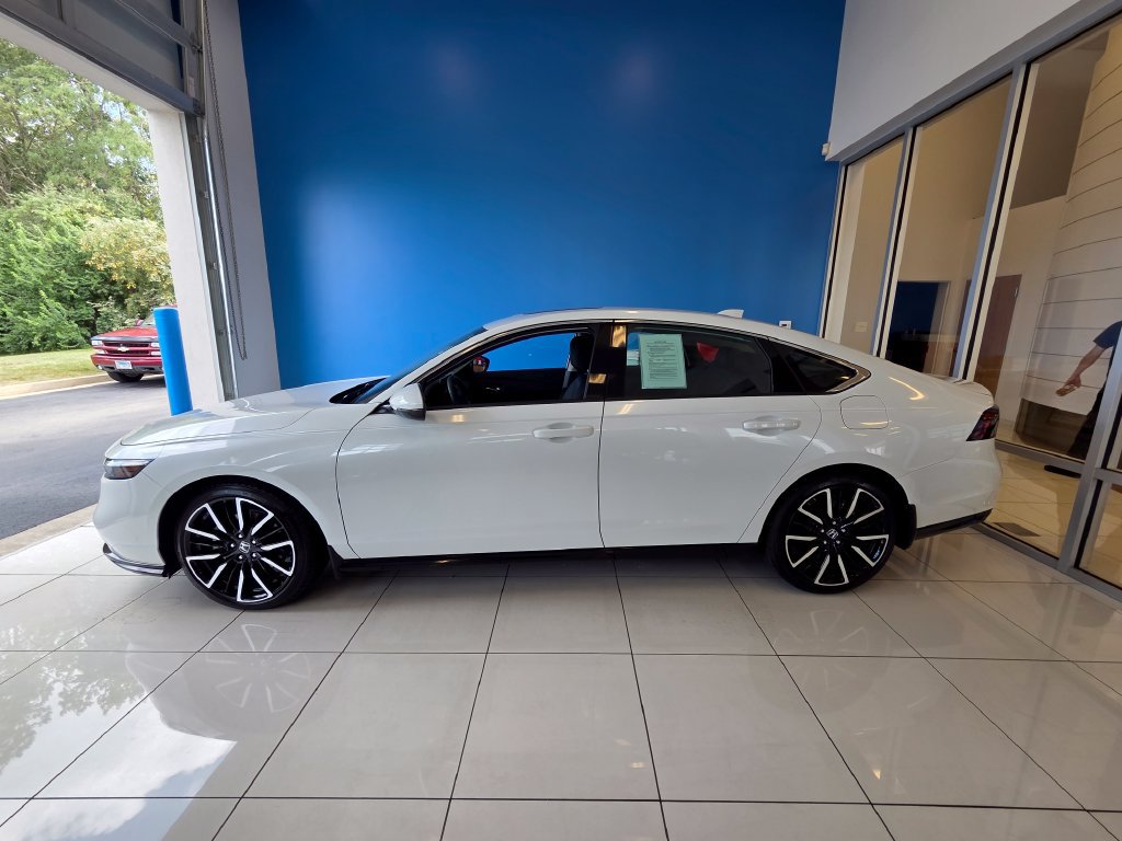 Certified 2024 Honda Accord Touring image 4