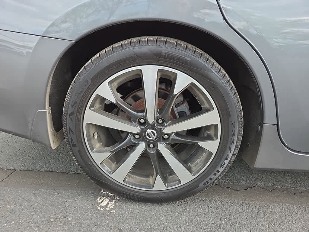 Used 2018 Nissan Altima 2.5 SR FWD image 12