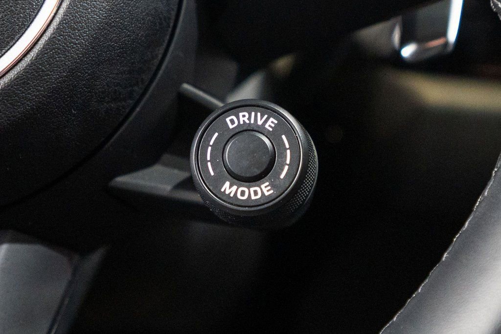 Certified 2025 Porsche Macan image 35