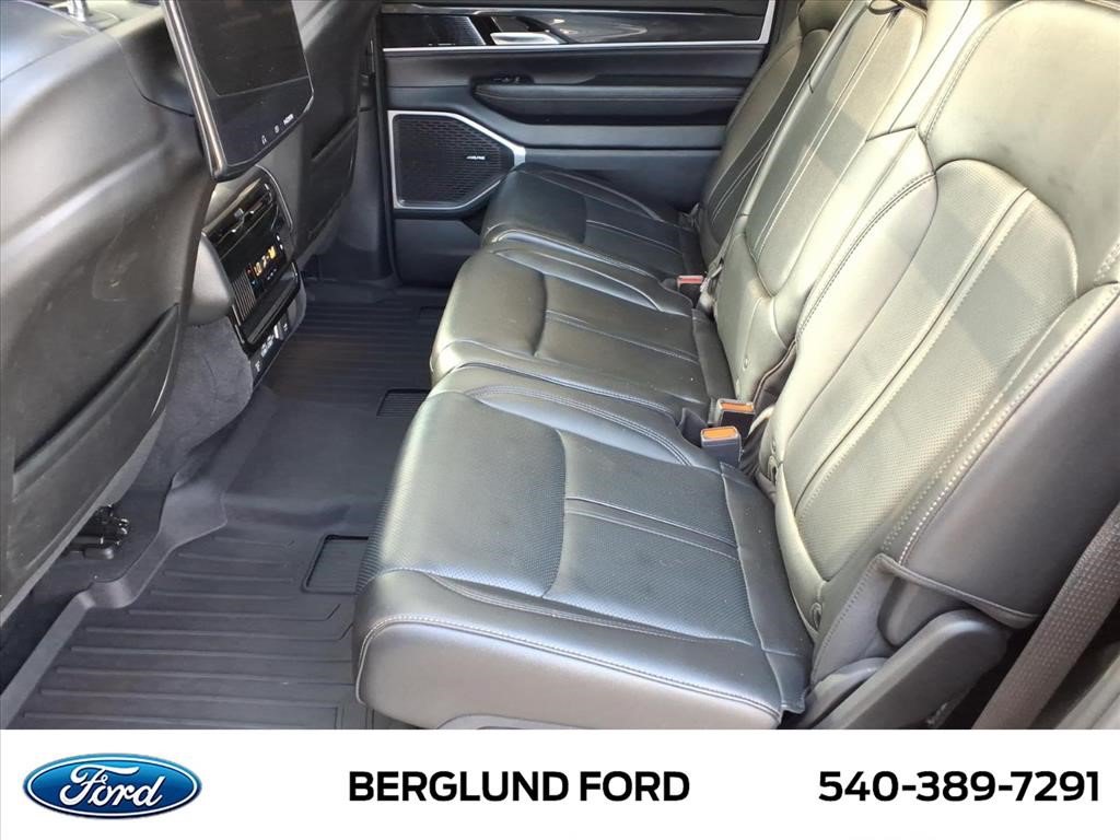 Used 2023 Jeep Wagoneer 4WD w/ Premium Group I image 14