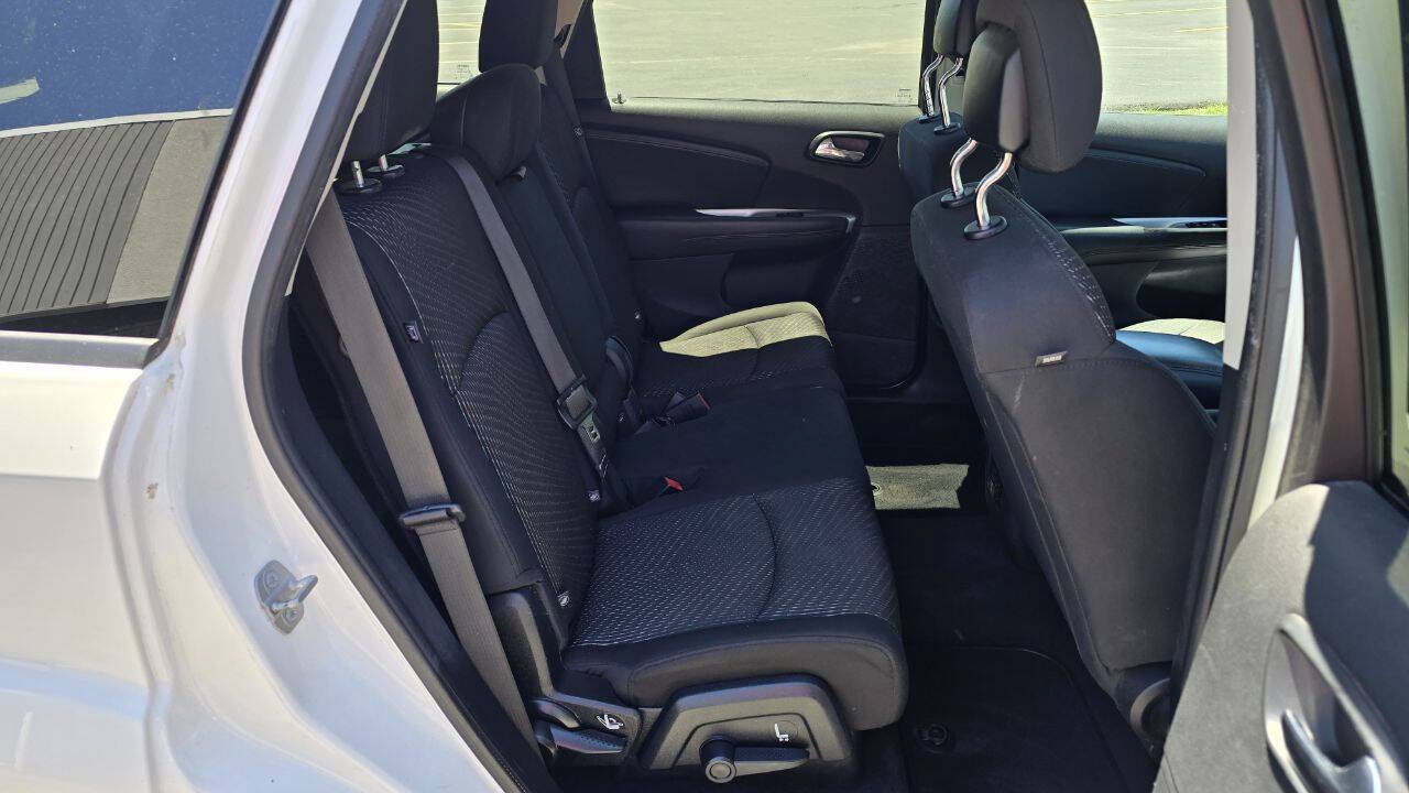 Used 2014 Dodge Journey SXT FWD image 13
