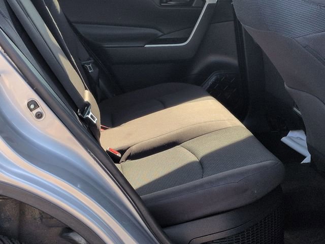 Used 2021 Toyota RAV4 LE AWD/4WD image 25