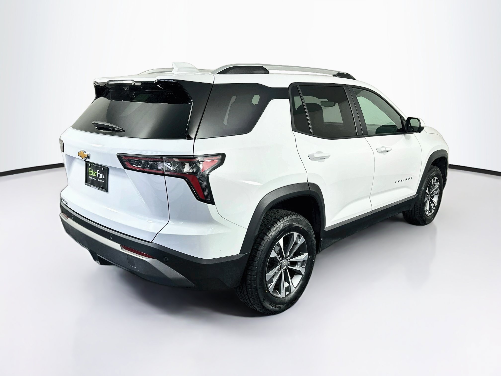 Used 2025 Chevrolet Equinox LT w/ Convenience Package II FWD image 9