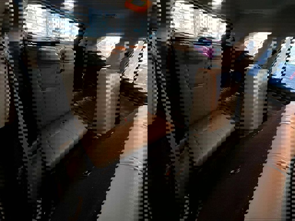 Used 2021 Toyota Highlander XLE image 17