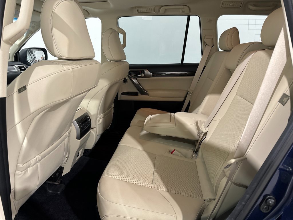 Used 2022 Lexus GX 460 Premium w/ Premium Plus Package image 22