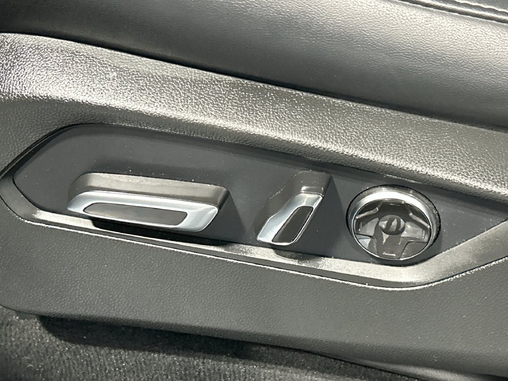 Used 2022 Acura MDX w/ Technology Package FWD image 16