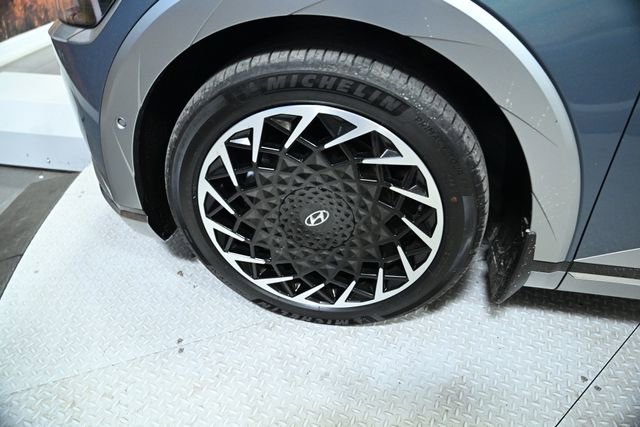 Used 2024 Hyundai Ioniq 5 Limited image 17