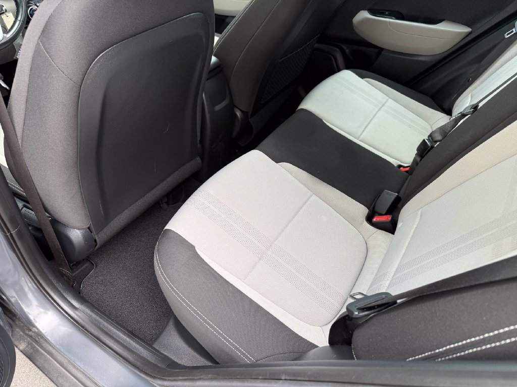 Used 2023 Hyundai Venue SEL w/ Cargo Package FWD image 32