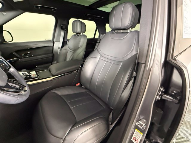 Used 2025 Land Rover Range Rover Sport Dynamic SE AWD/4WD image 6